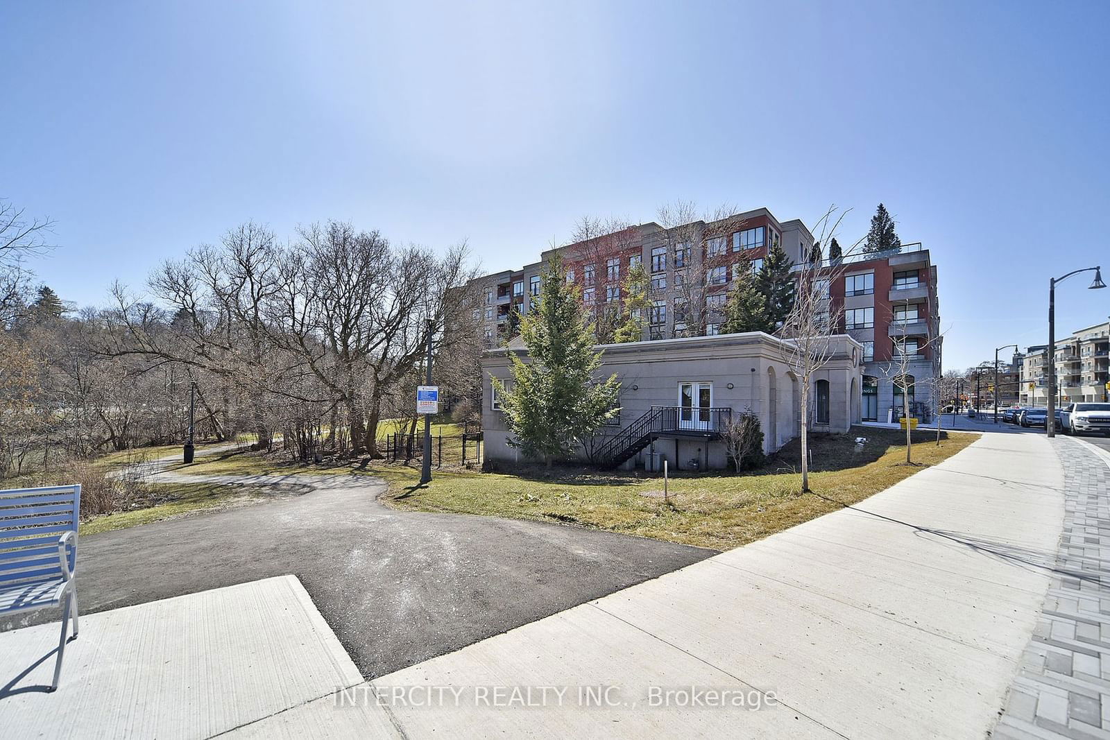 53 Woodbridge Ave, unit 219 for sale