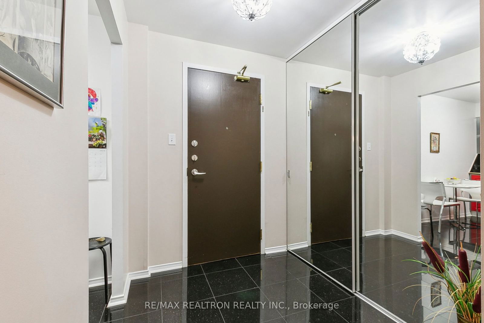 11 Townsgate Dr, unit 218 for sale - image #4