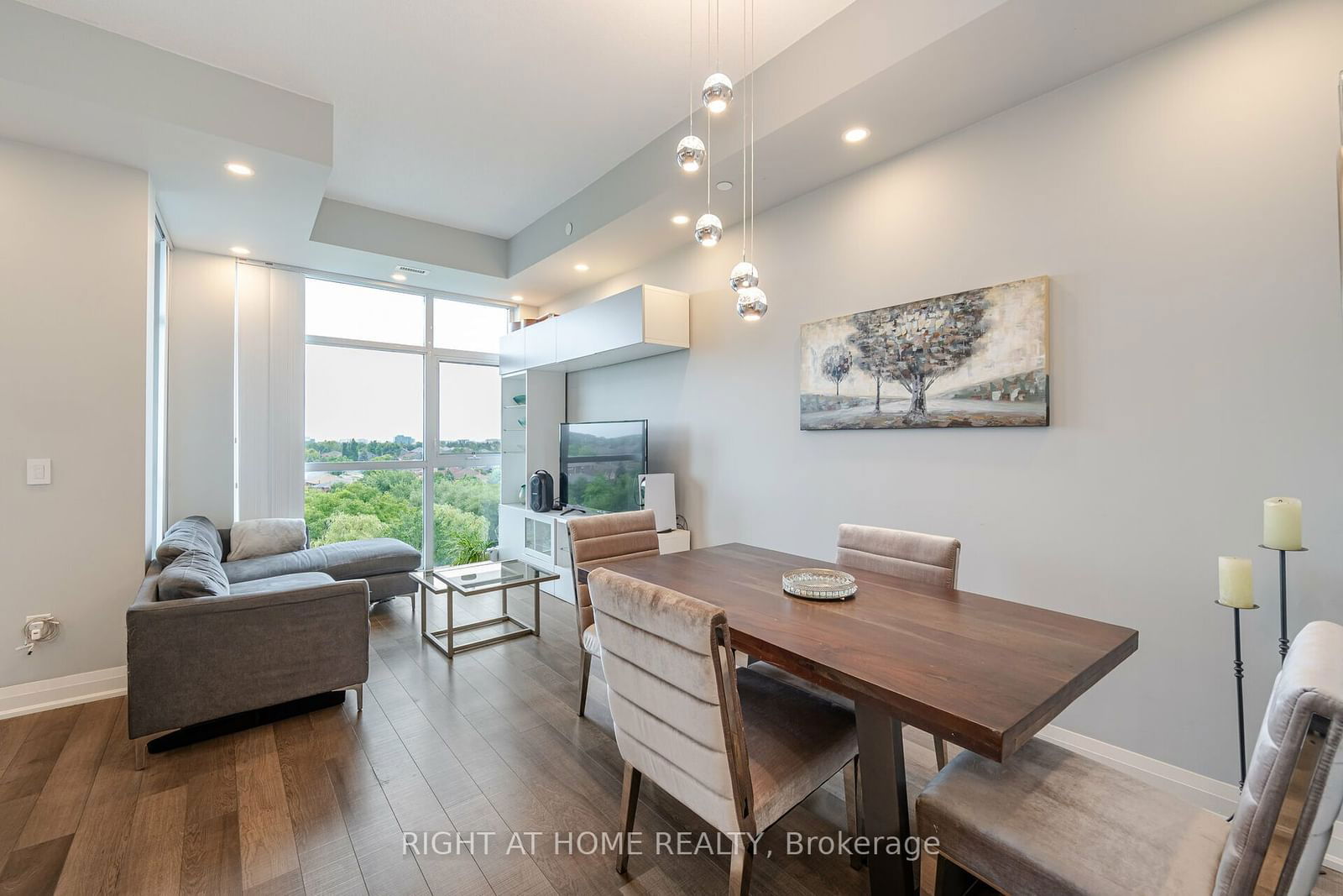 8763 Bayview Ave, unit 727 for sale - image #2