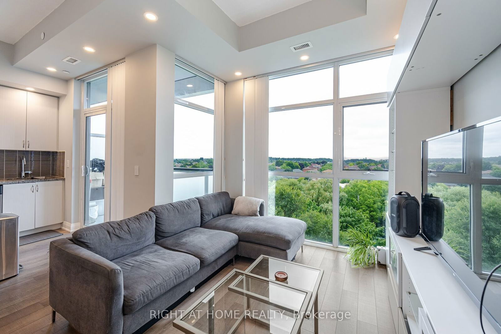 8763 Bayview Ave, unit 727 for sale - image #5