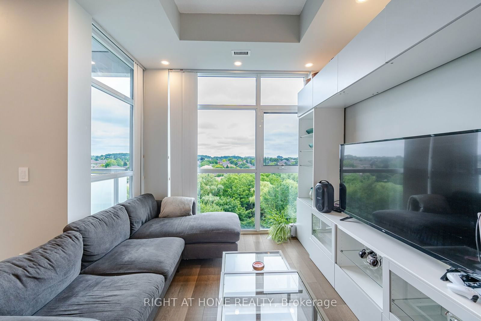 8763 Bayview Ave, unit 727 for sale - image #6