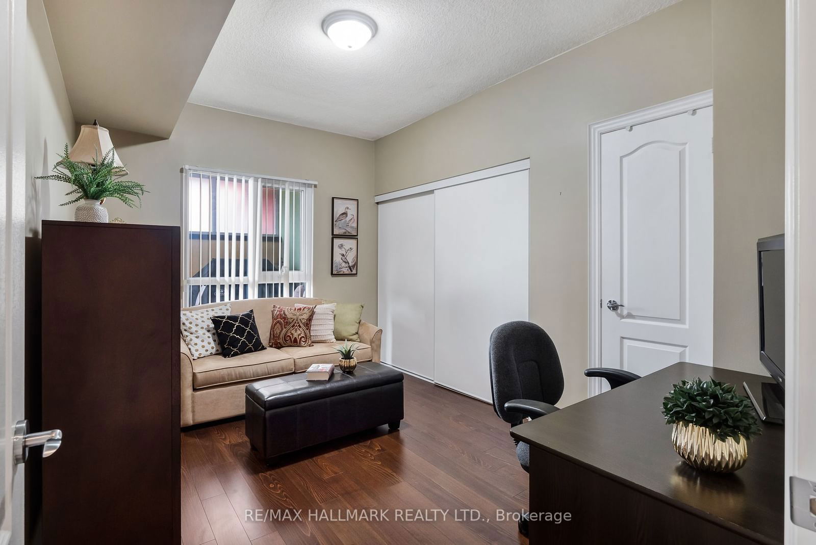 160 Woodbridge Ave, unit 307 for sale