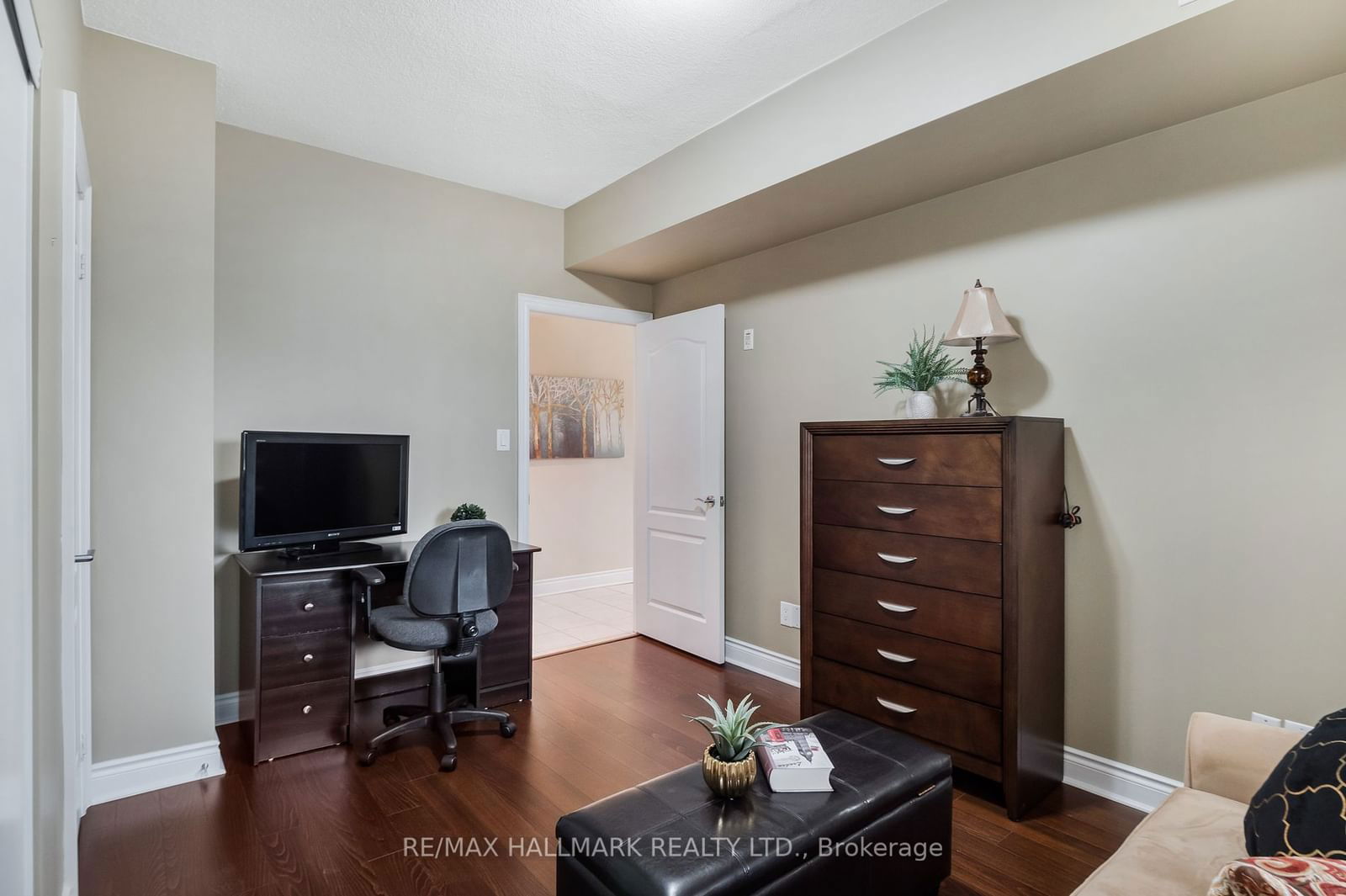 160 Woodbridge Ave, unit 307 for sale - image #24