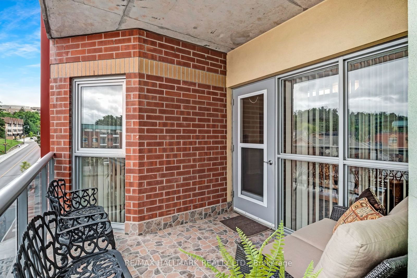 160 Woodbridge Ave, unit 307 for sale - image #32