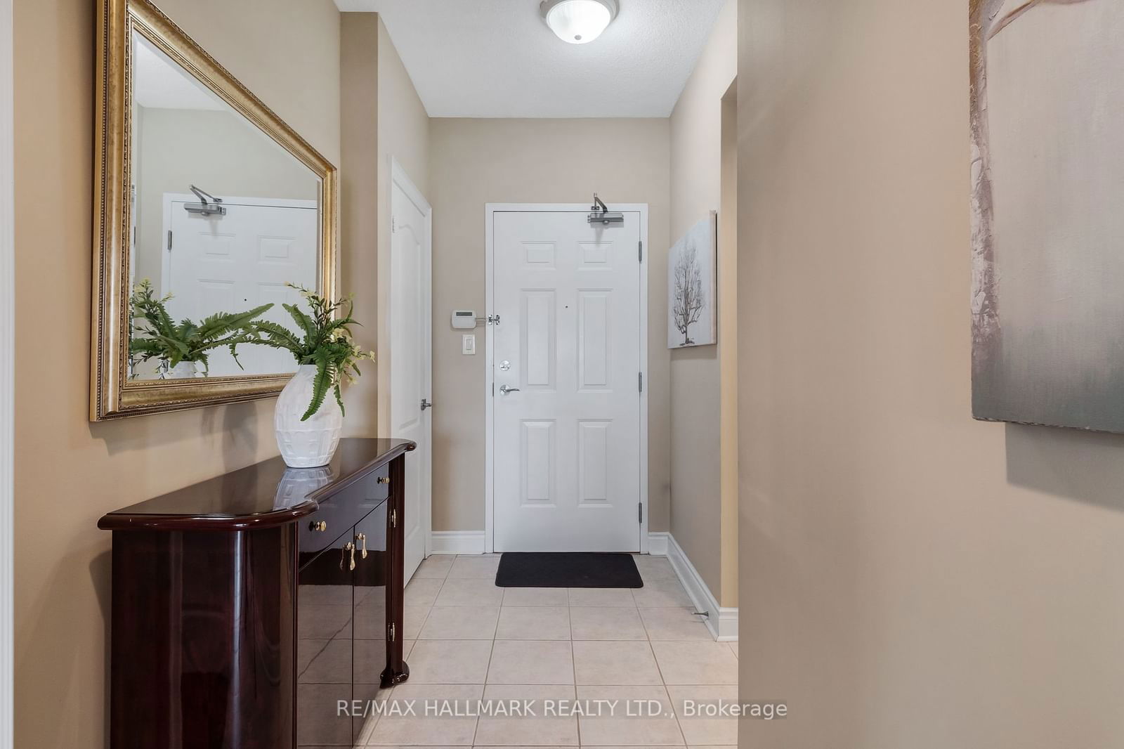 160 Woodbridge Ave, unit 307 for sale - image #4