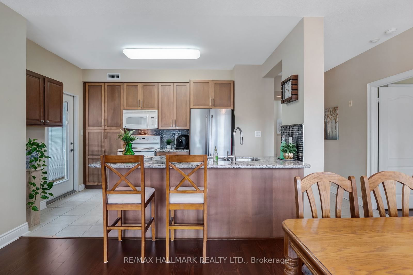 160 Woodbridge Ave, unit 307 for sale