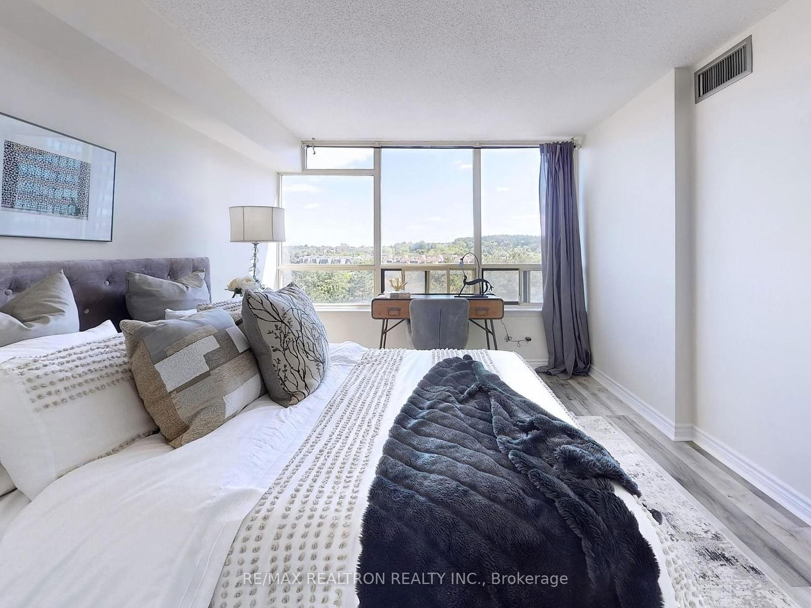 22 Clarissa Dr E, unit 712 for sale - image #7