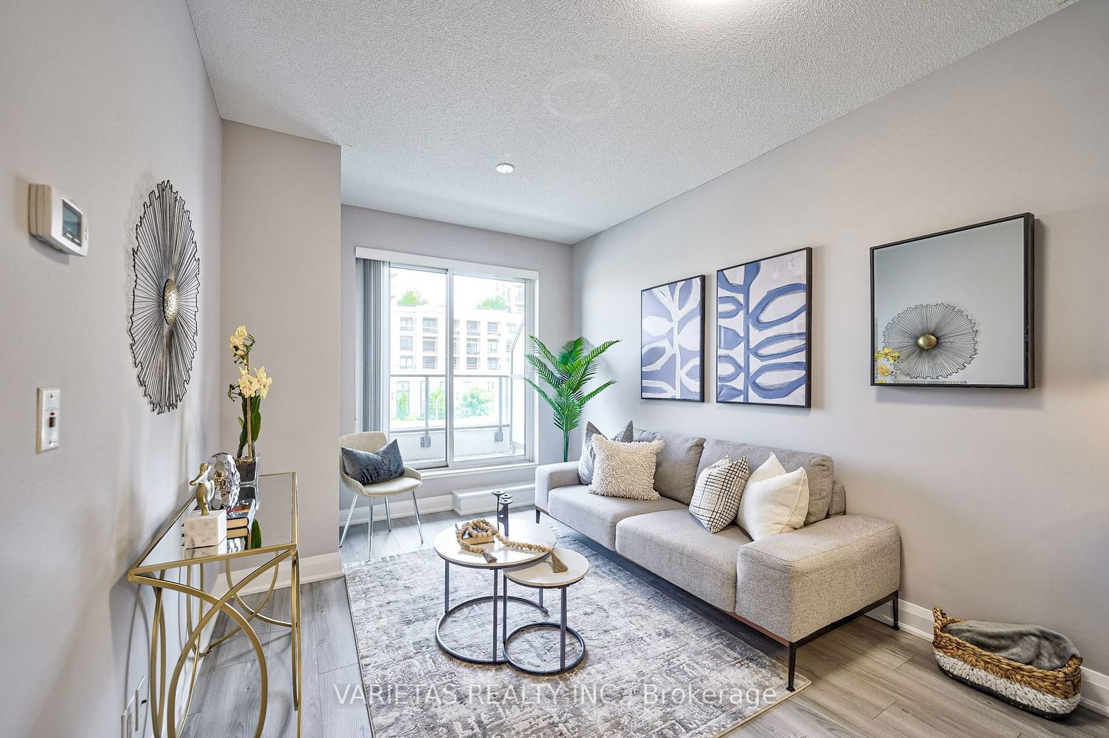 8228 Birchmount Rd, unit 318 for sale - image #3