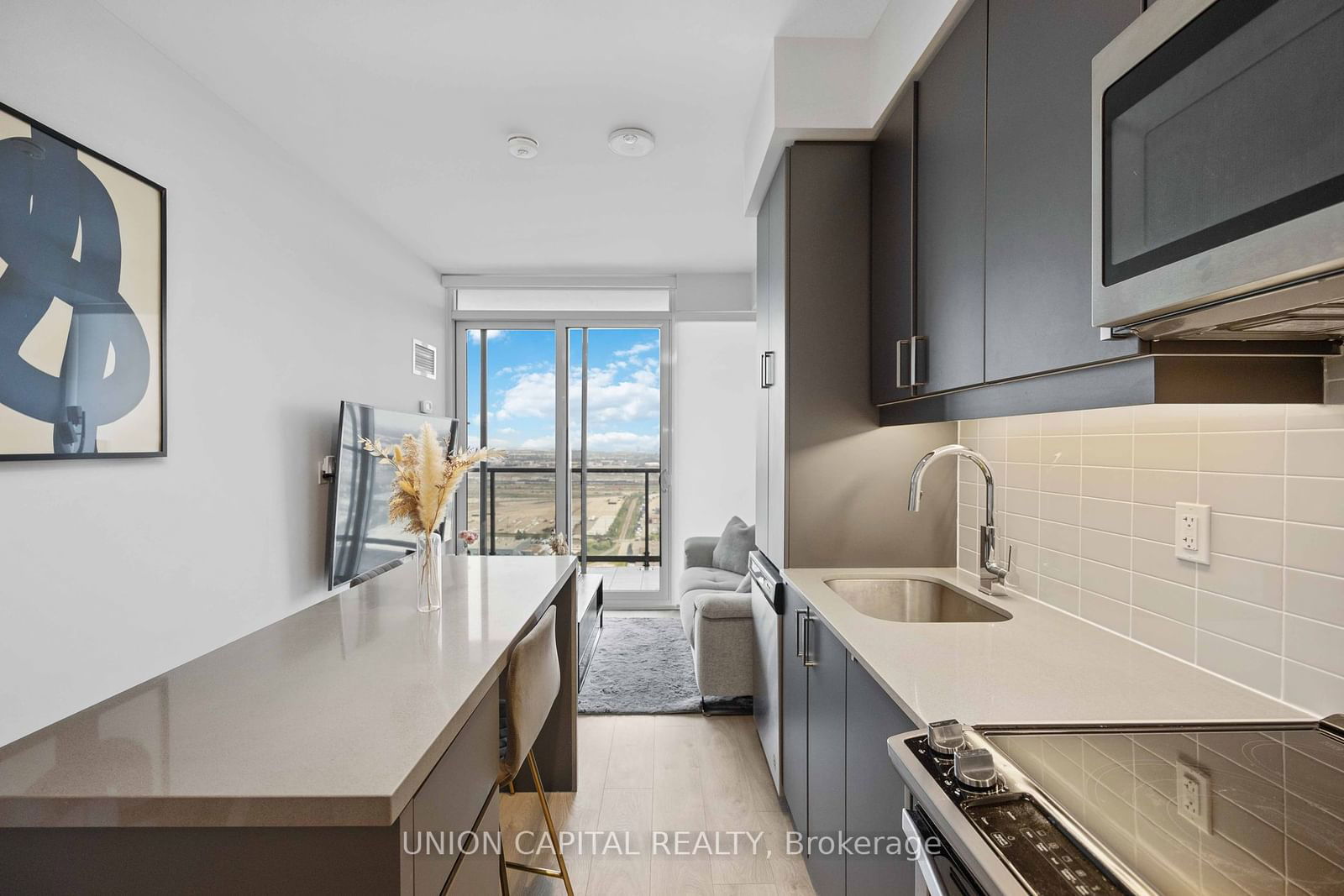 7895 Jane St, unit 3101 for sale - image #2