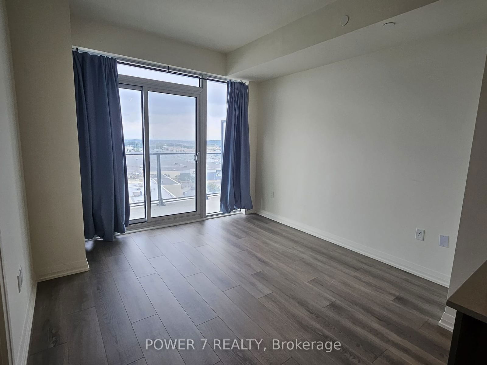 9000 Jane St, unit 920 for rent - image #8