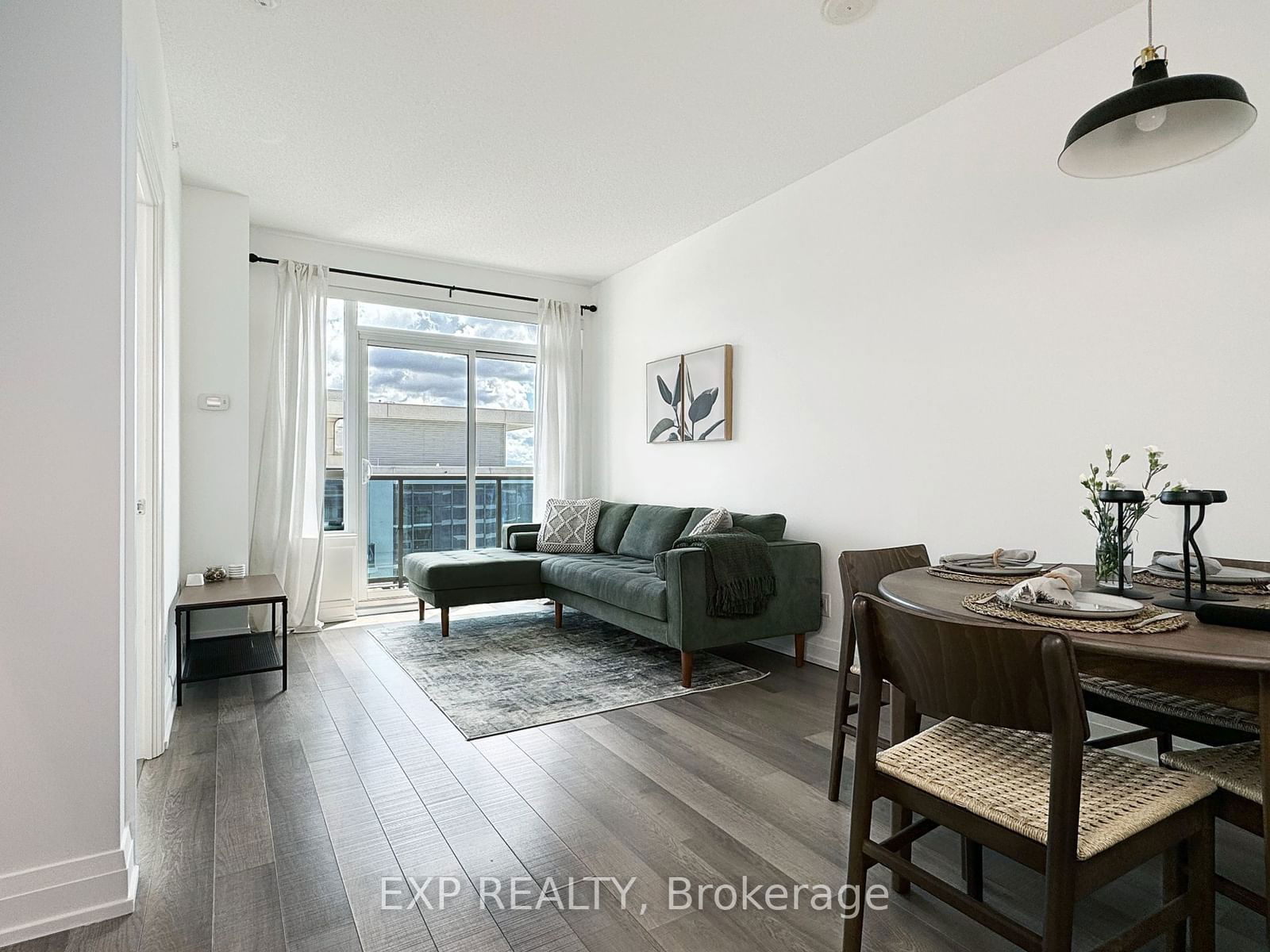 7165 Yonge St, unit 2003 for sale - image #4