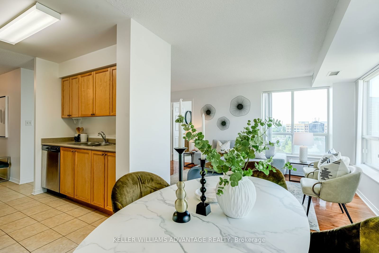 51 Baffin Crt, unit 620 for sale - image #3