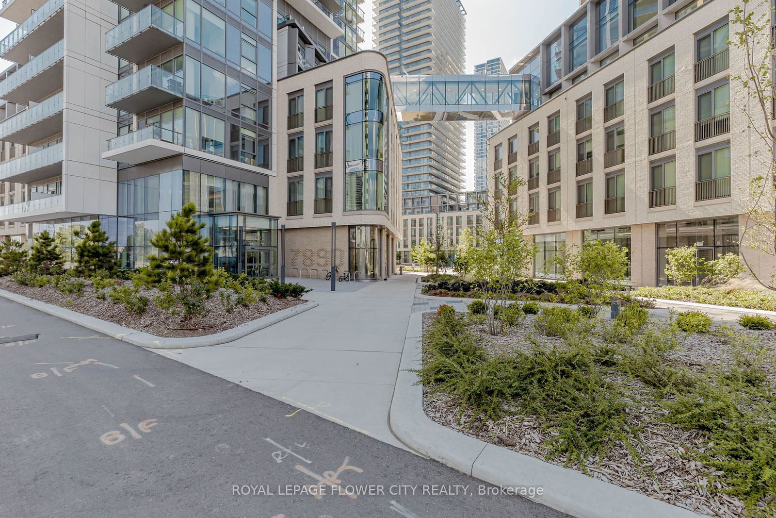 7890 Jane St, unit PH -11 for rent - image #2