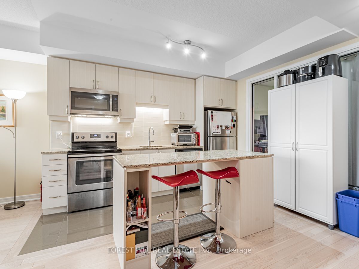 9201 Yonge St, unit 614 for sale - image #4