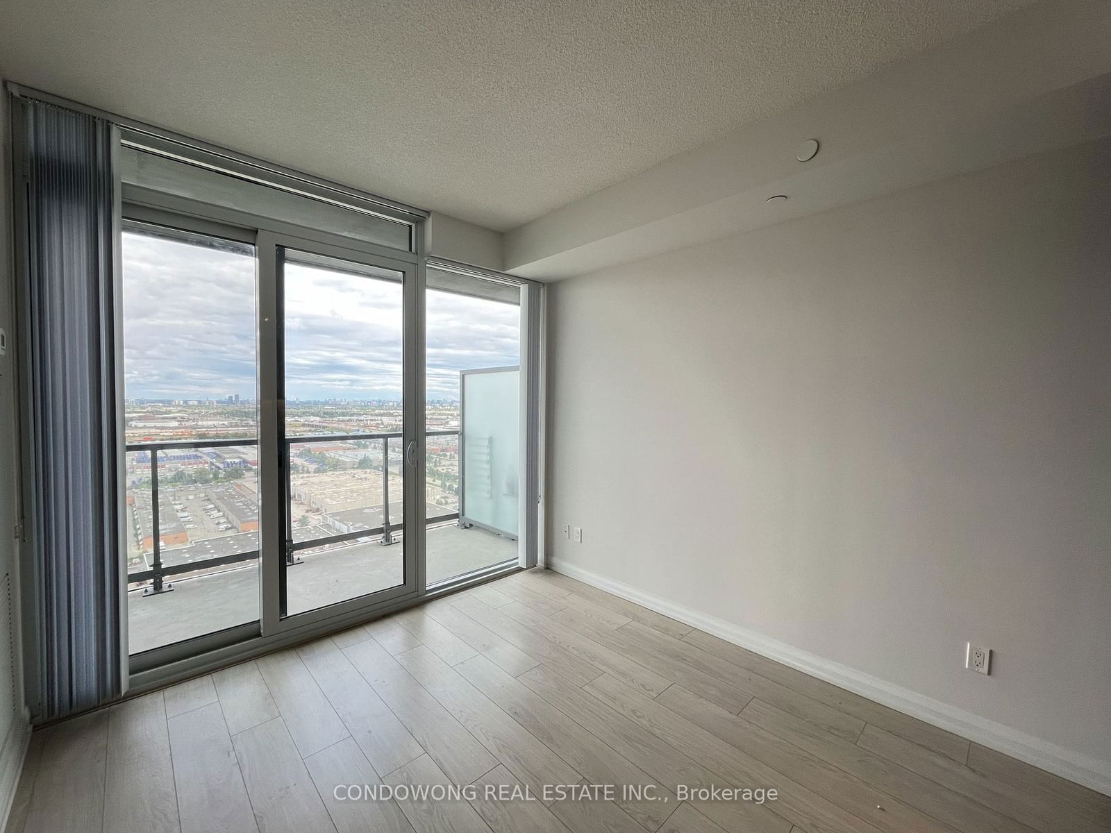 7895 Jane St, unit 2817 for rent - image #6