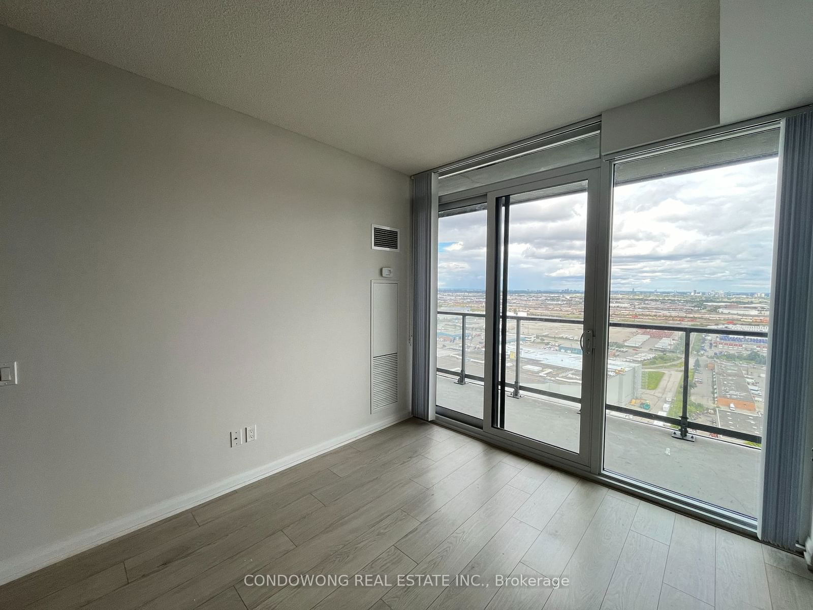 7895 Jane St, unit 2817 for rent - image #7