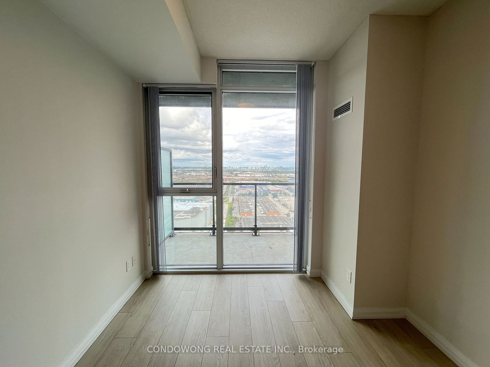 7895 Jane St, unit 2817 for rent - image #8