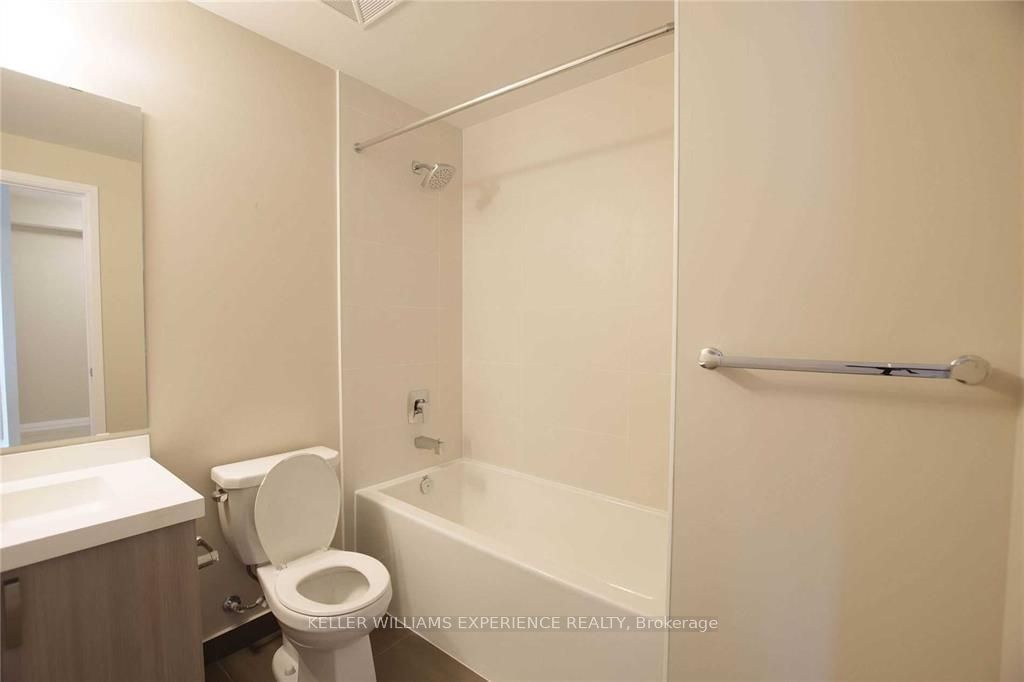 7895 Jane St, unit 1111 for rent - image #12