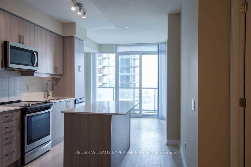 7895 Jane St, unit 1111 for rent - image #2