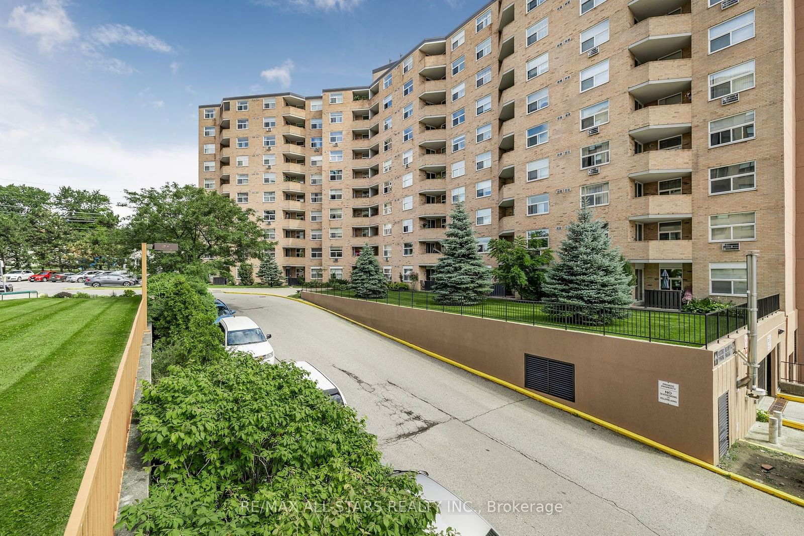 260 Davis Dr, unit 212 for sale - image #3