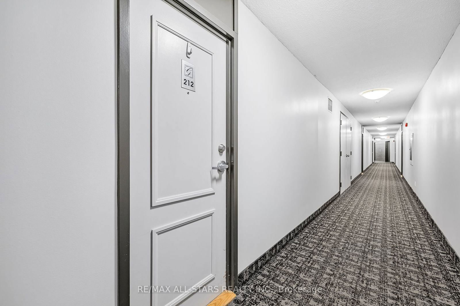 260 Davis Dr, unit 212 for sale - image #6