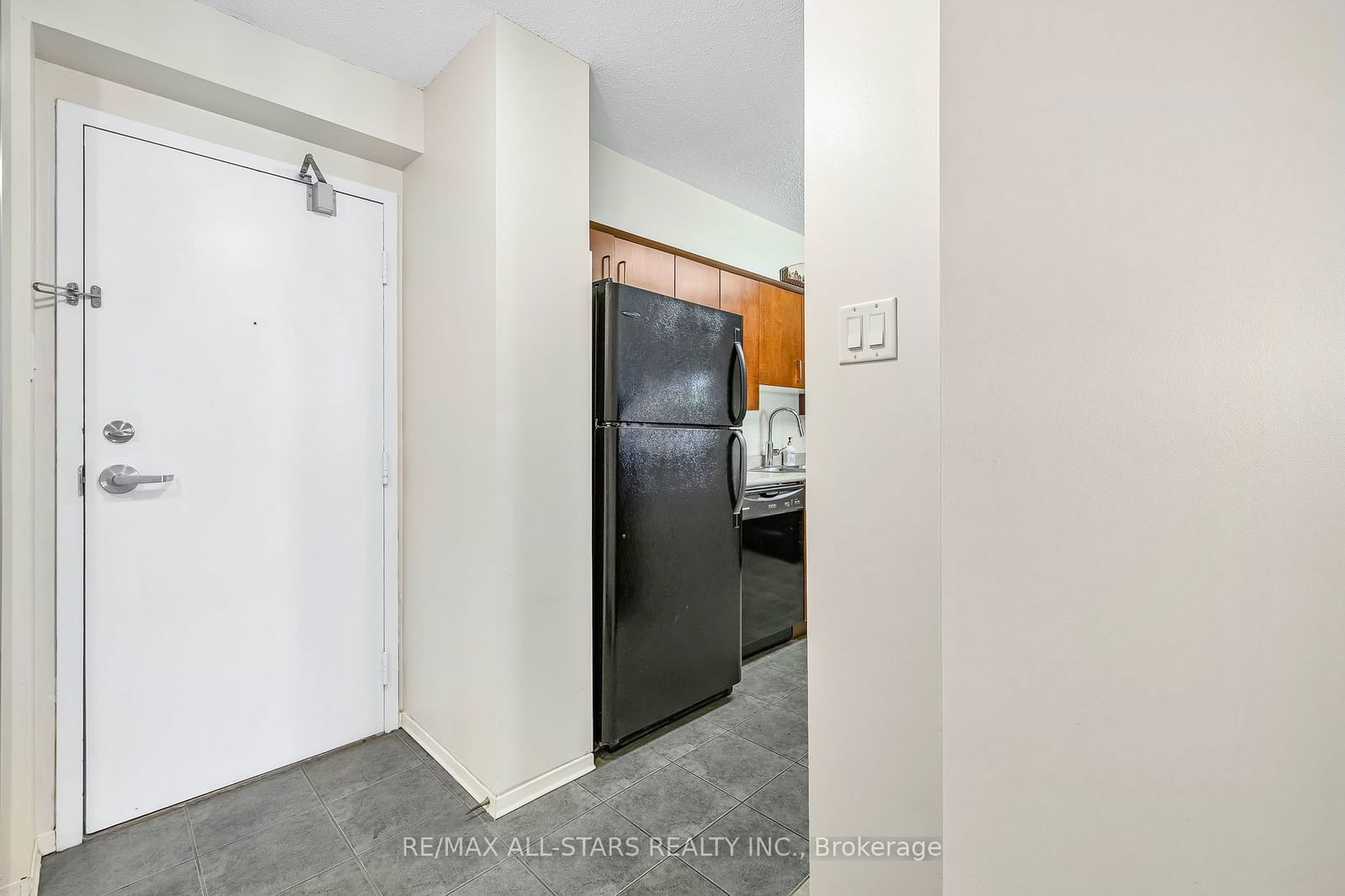 260 Davis Dr, unit 212 for sale - image #8