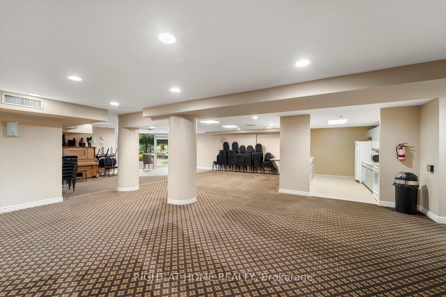 7300 Yonge St, unit 1112 for sale