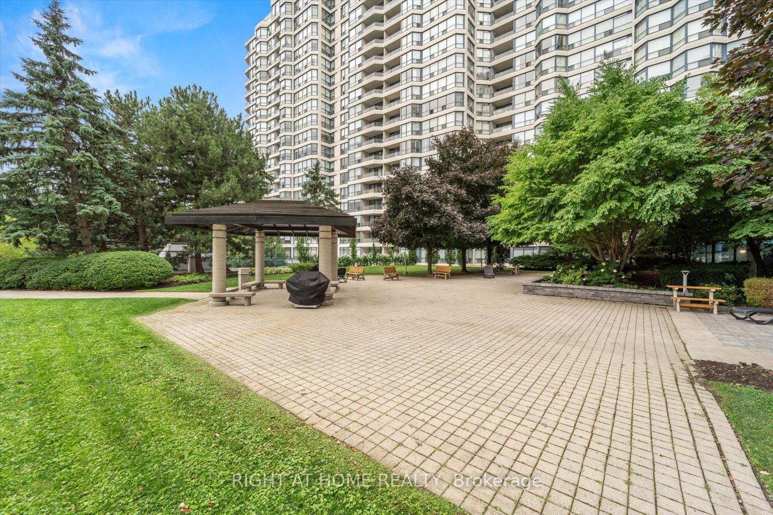 7300 Yonge St, unit 1112 for sale