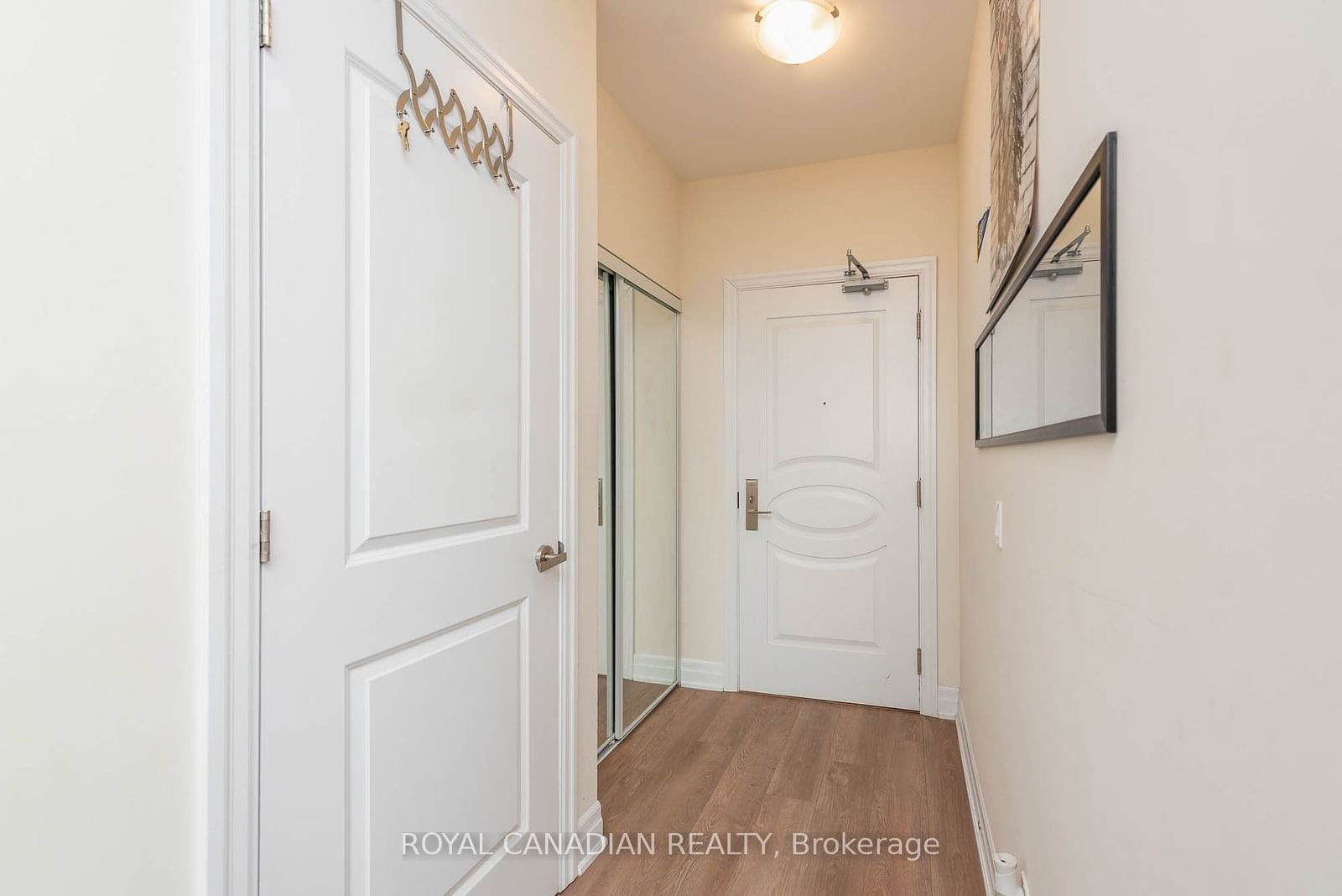 9085 Jane St, unit 1007 for sale - image #2