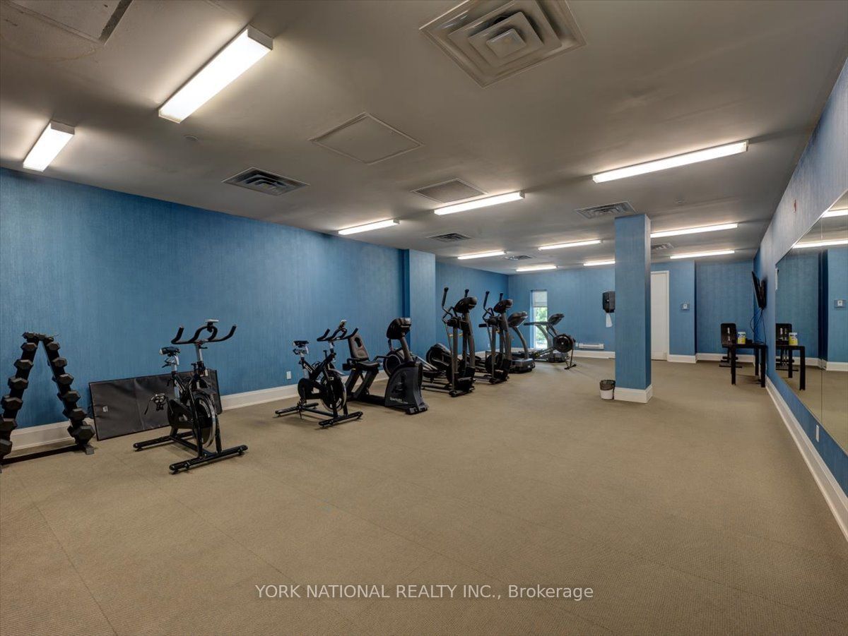 15277 Yonge St, unit 406 for sale