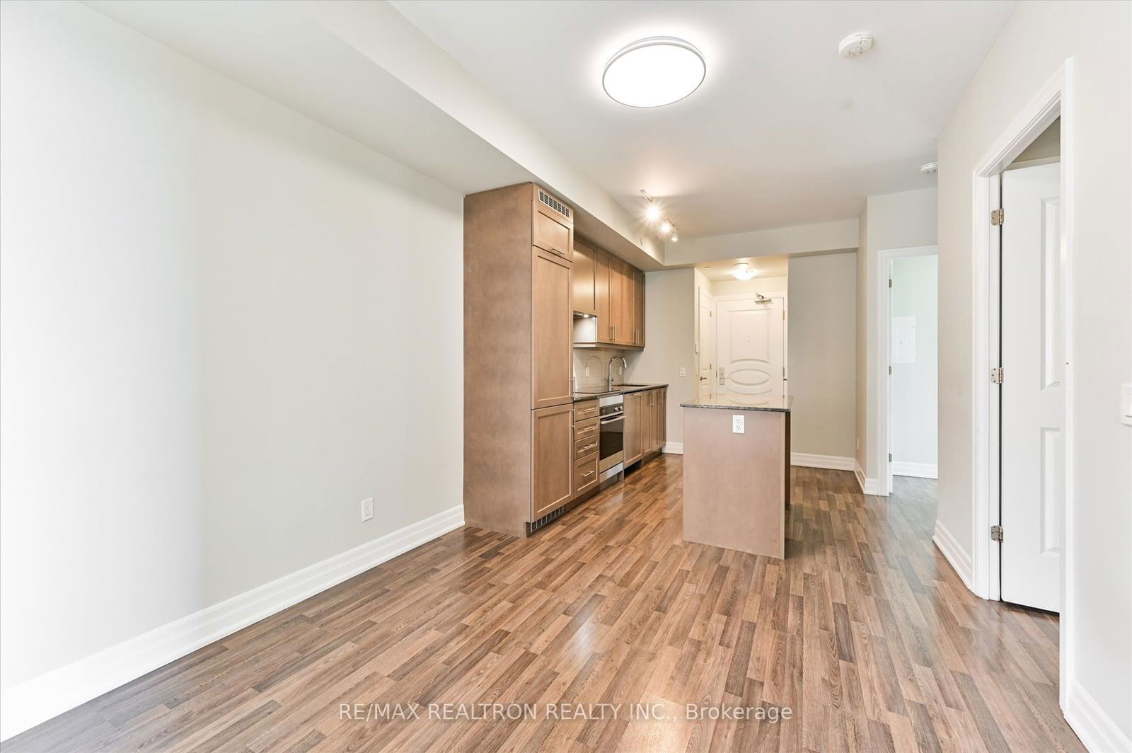 9085 Jane St, unit 304 for sale