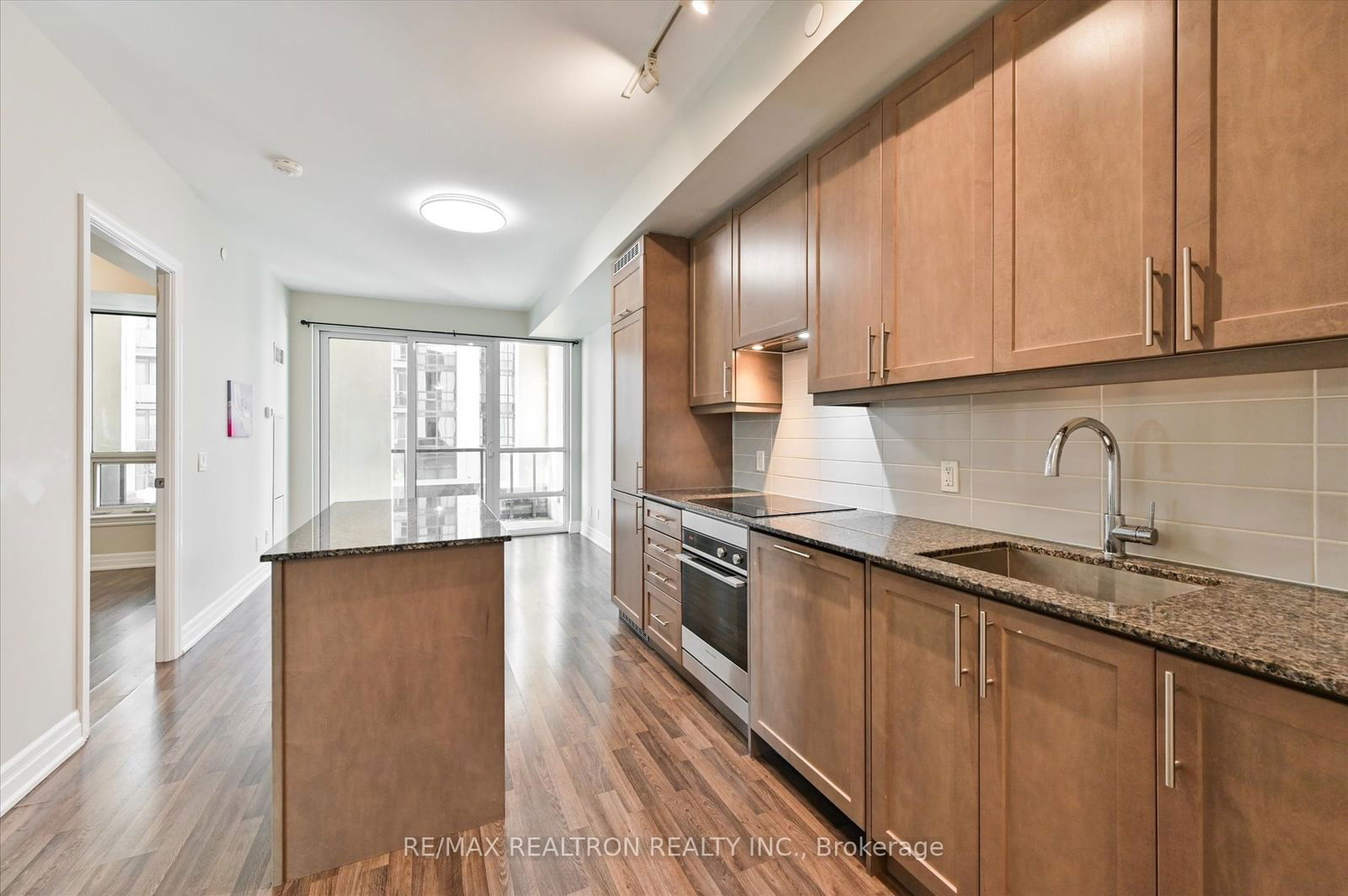 9085 Jane St, unit 304 for sale