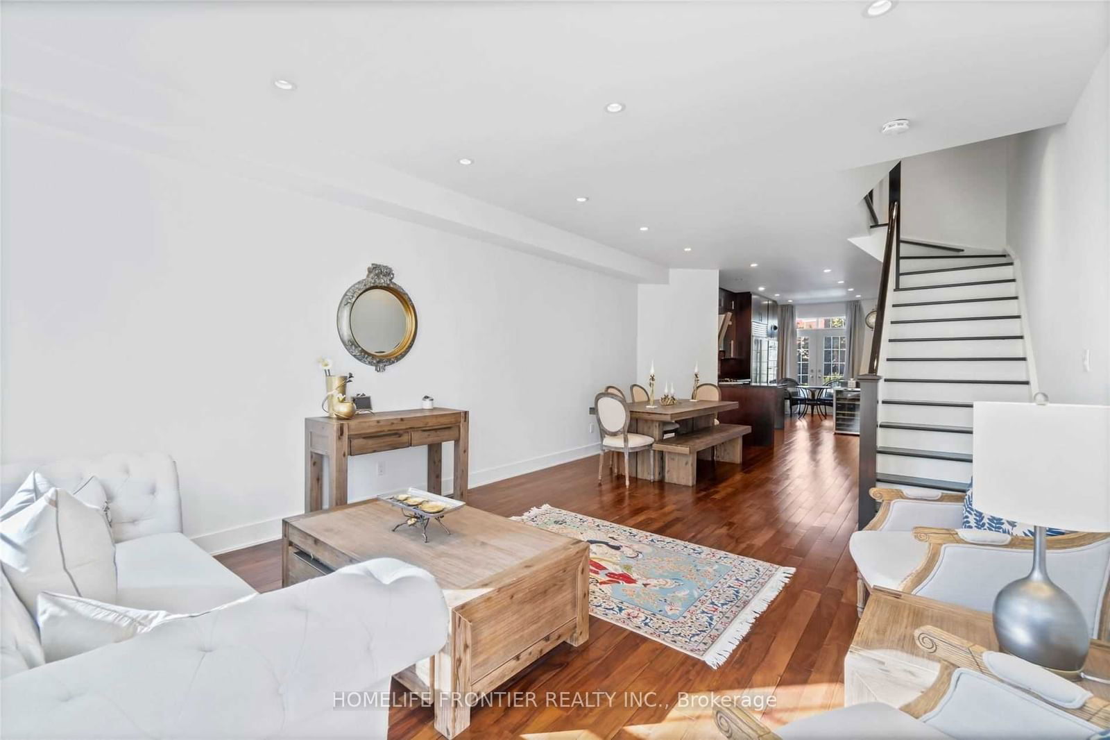 6 Leonard St, unit 7 for sale - image #2