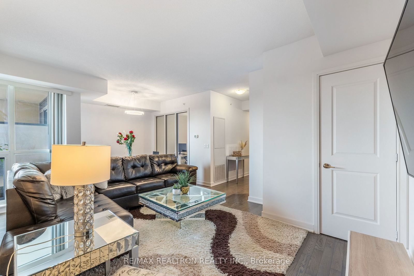 9205 Yonge St, unit 501 for sale - image #4