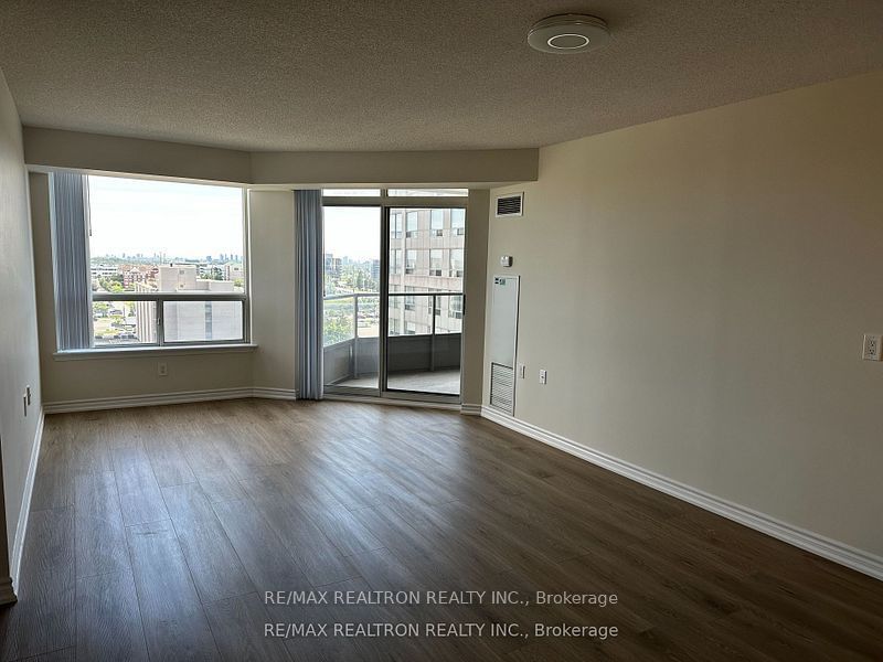 9015 Leslie St, unit 1218 for rent - image #2