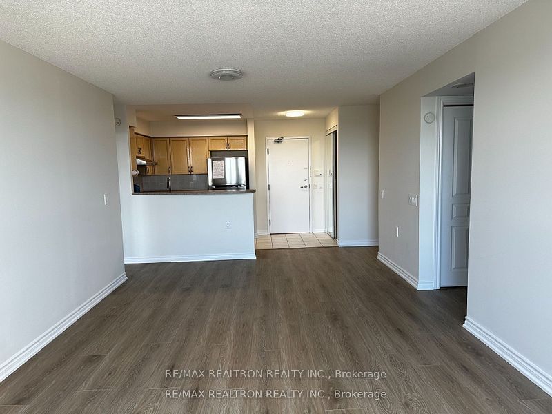 9015 Leslie St, unit 1218 for rent