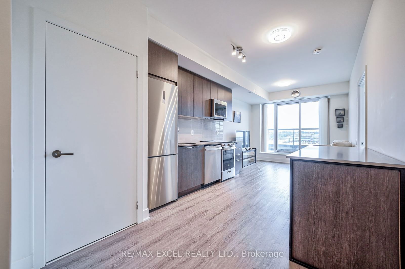 185 Deerfield Rd, unit 506 for sale - image #2