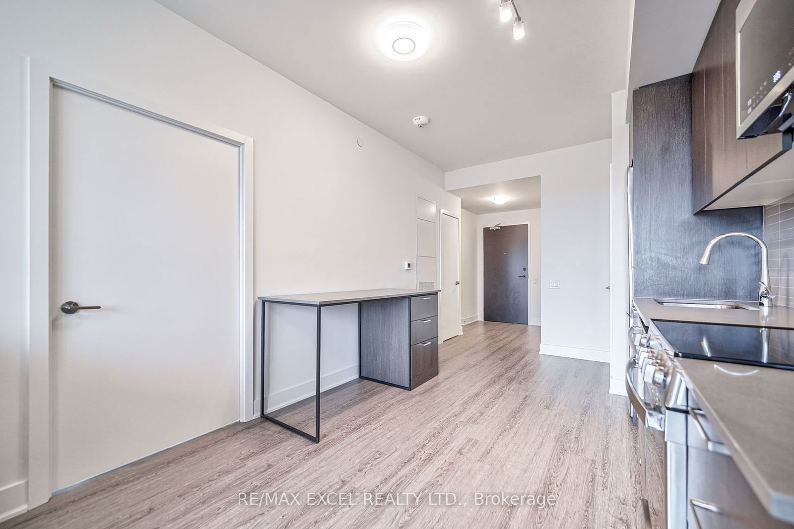 185 Deerfield Rd, unit 506 for sale - image #6