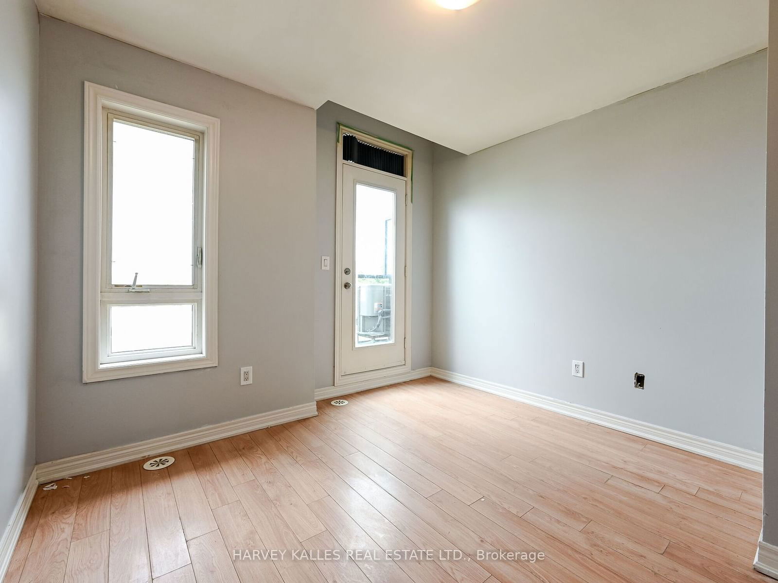 9601 Jane St for sale  - image #29