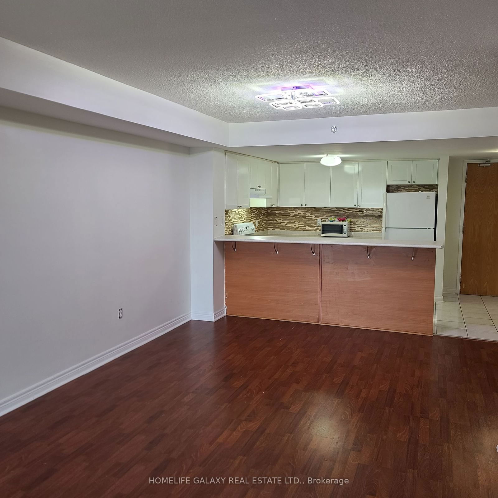 7428 Markham Rd, unit 402 for rent