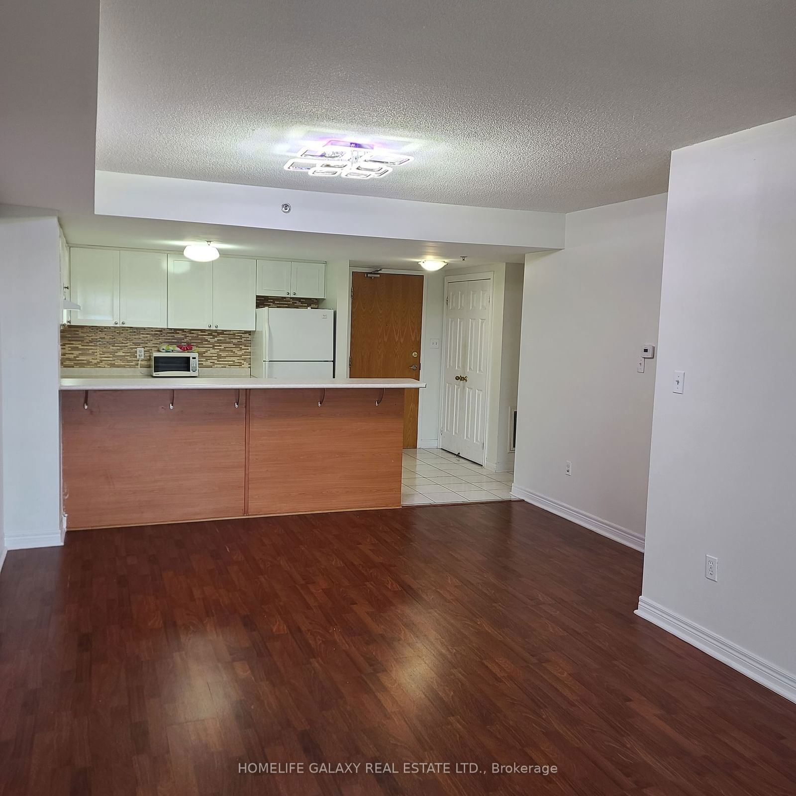 7428 Markham Rd, unit 402 for rent