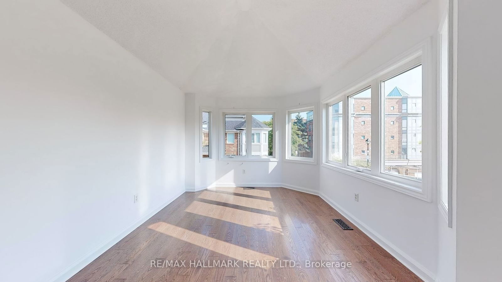 18 Clark Ave W, unit 116 for sale - image #23