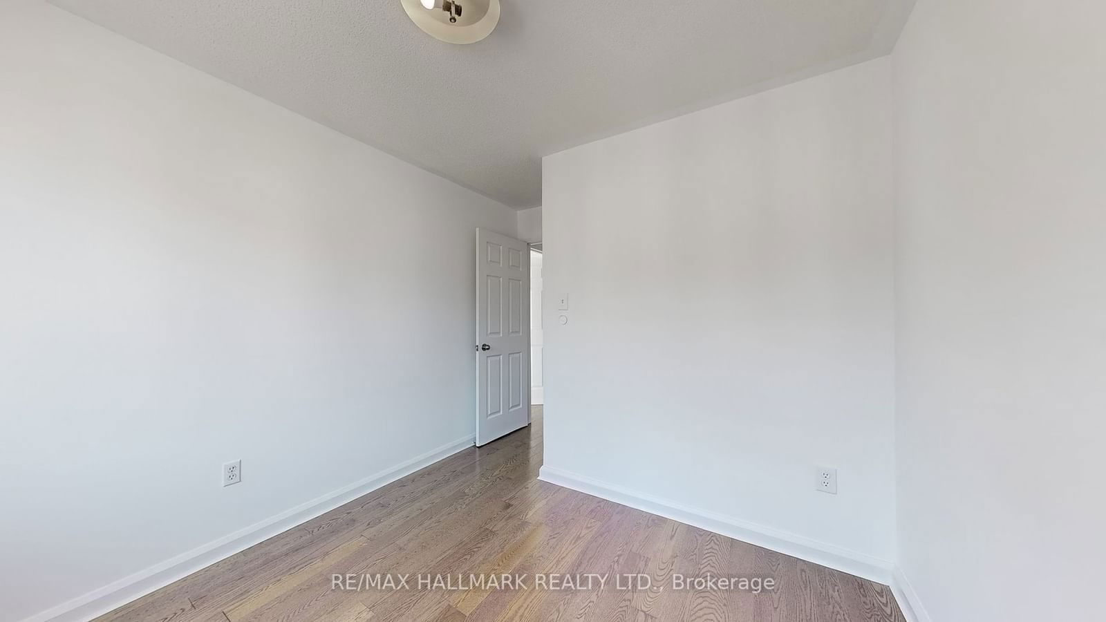 18 Clark Ave W, unit 116 for sale - image #28