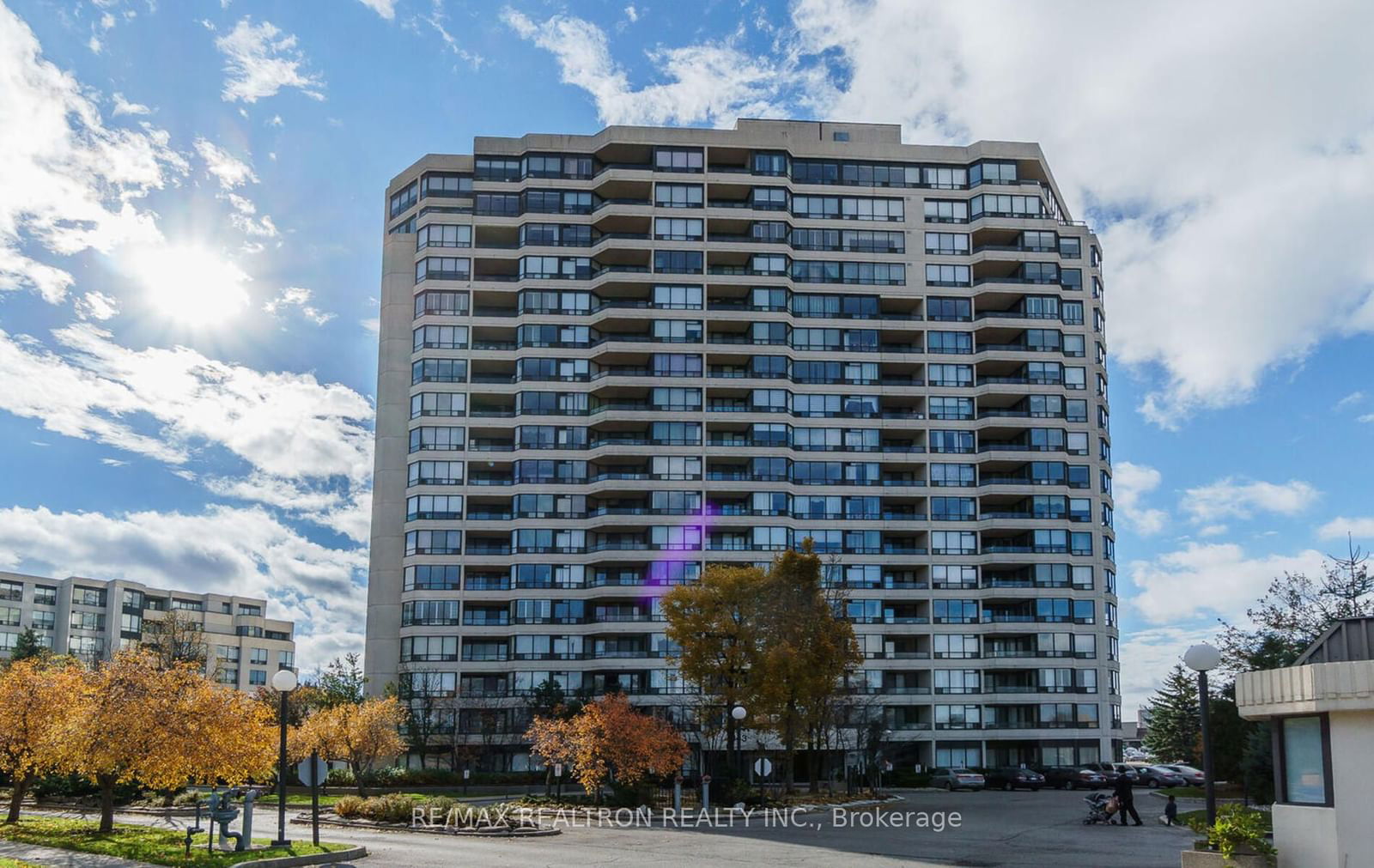 343 Clark Ave W, unit 502 for sale - image #1