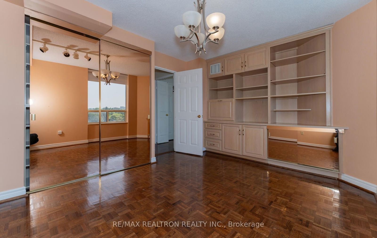 343 Clark Ave W, unit 502 for sale - image #25