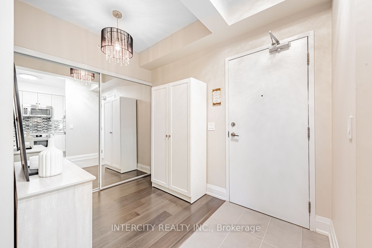 8302 Islington Ave, unit 112 for sale - image #6