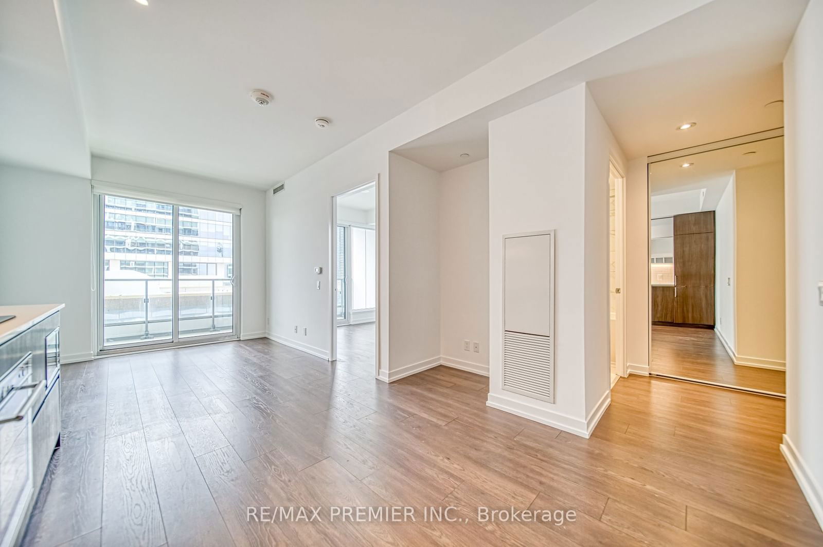 5 Buttermill Ave, unit 603 for sale - image #20