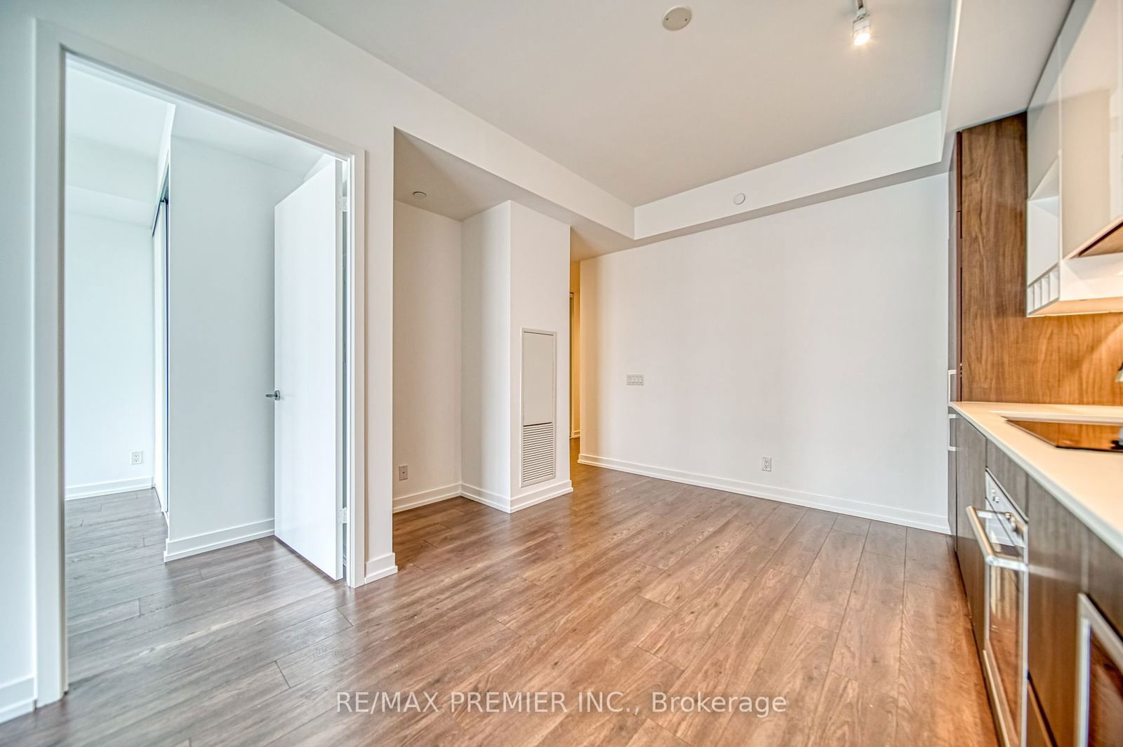 5 Buttermill Ave, unit 603 for sale - image #23