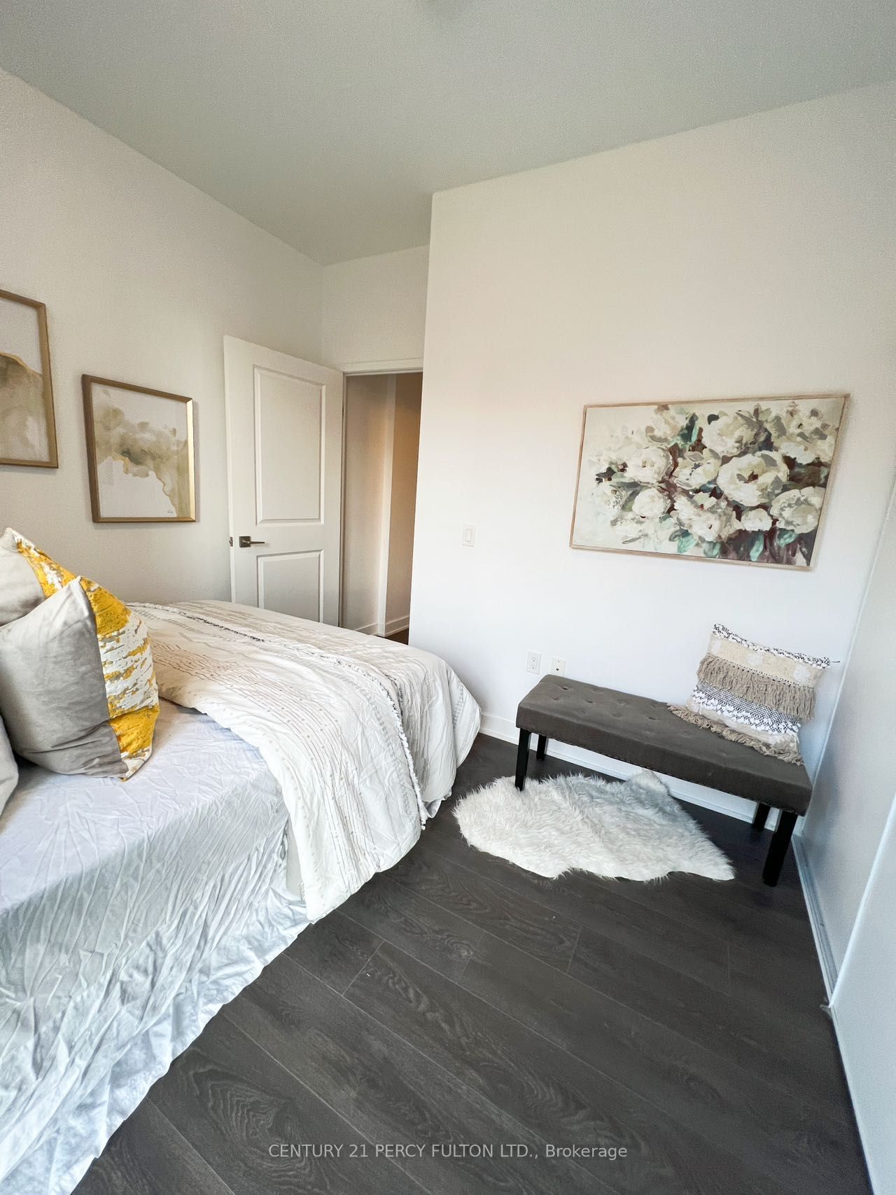 75 Oneida Cres, unit 803 for sale - image #7