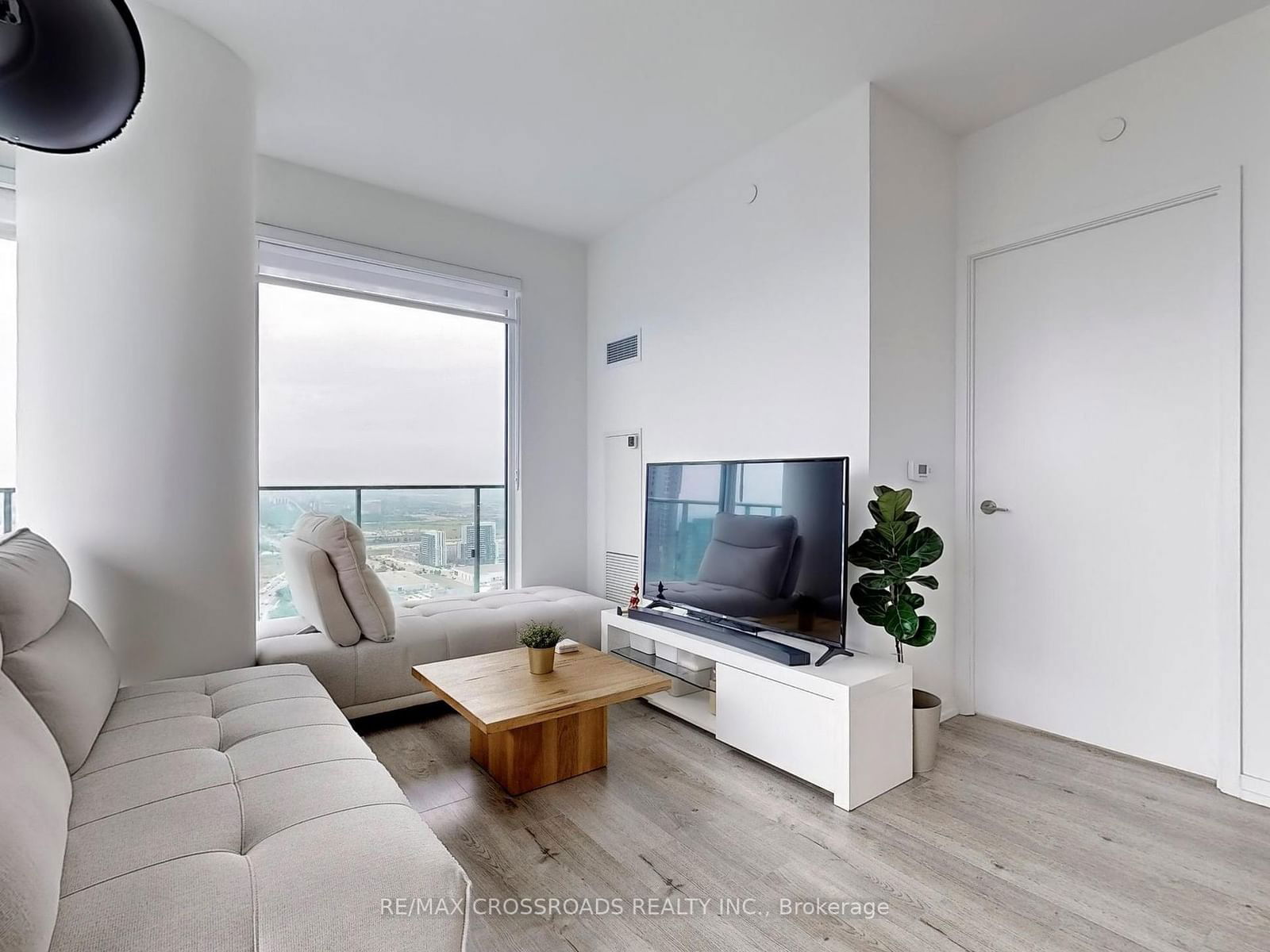 7890 Jane St, unit 4612 for sale - image #4